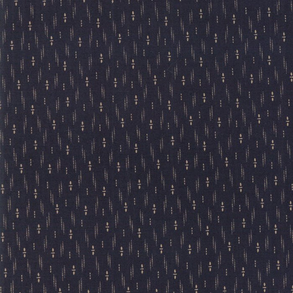 Foulard print i sand på indigo fra kollektionen Shelbyville af Jo Morton for moda