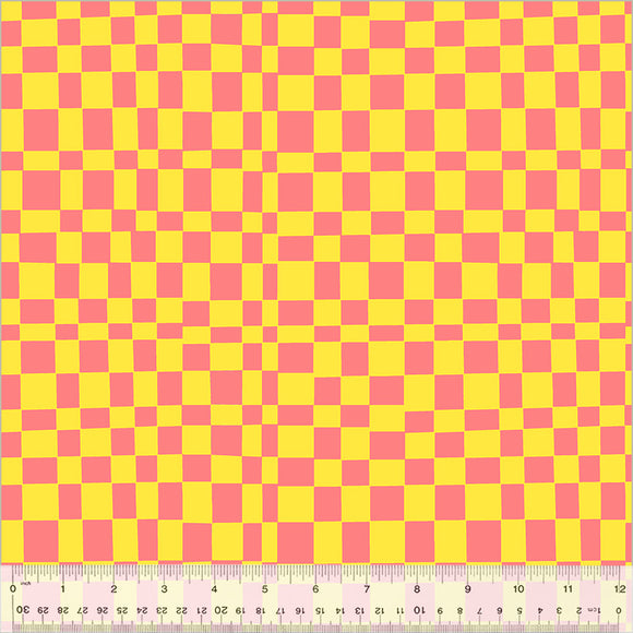 Checker i farven Glow-Limeade fra kollektionen Kaleidoscope  af Annabel Wrigley for Windham Fabric